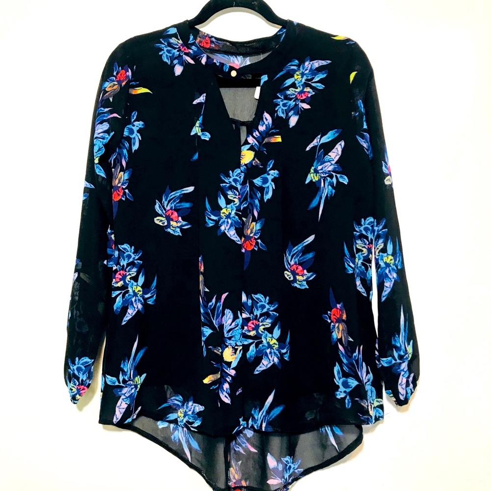 XIX PALMS Long Sleeved Blouse W/ Floral Print